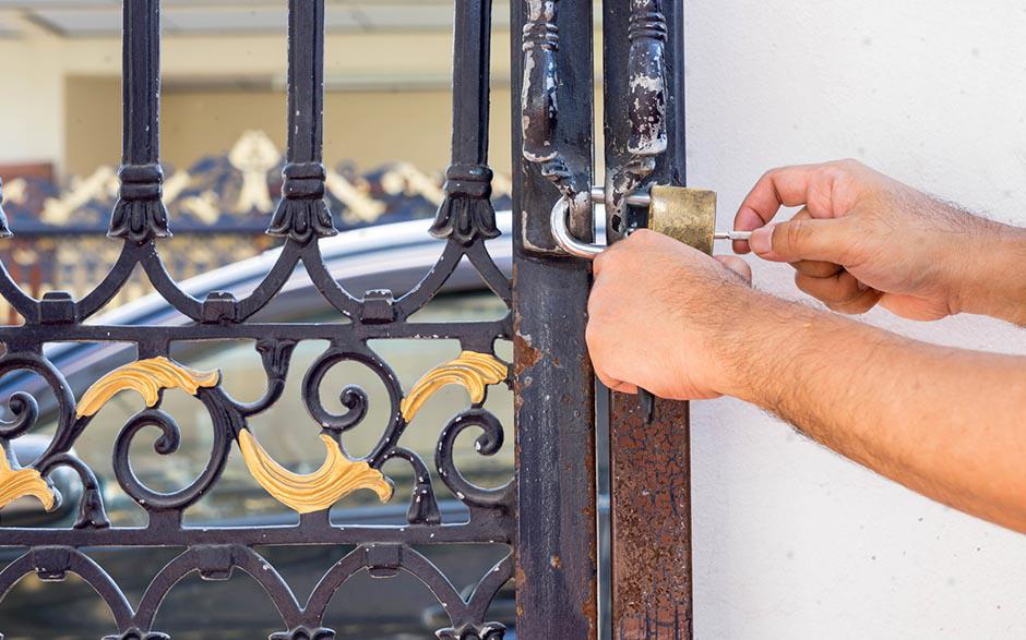 comment ouvrir une porte claquée Linas